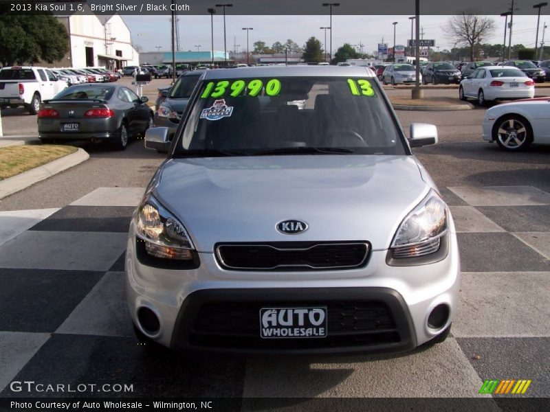 Bright Silver / Black Cloth 2013 Kia Soul 1.6