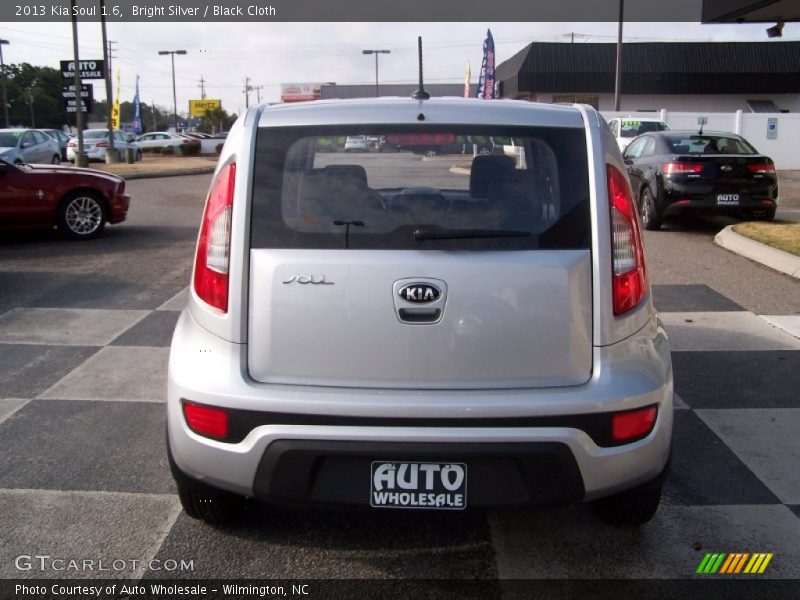 Bright Silver / Black Cloth 2013 Kia Soul 1.6