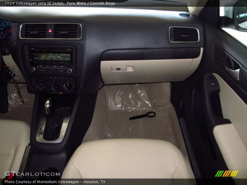 Pure White / Cornsilk Beige 2014 Volkswagen Jetta SE Sedan