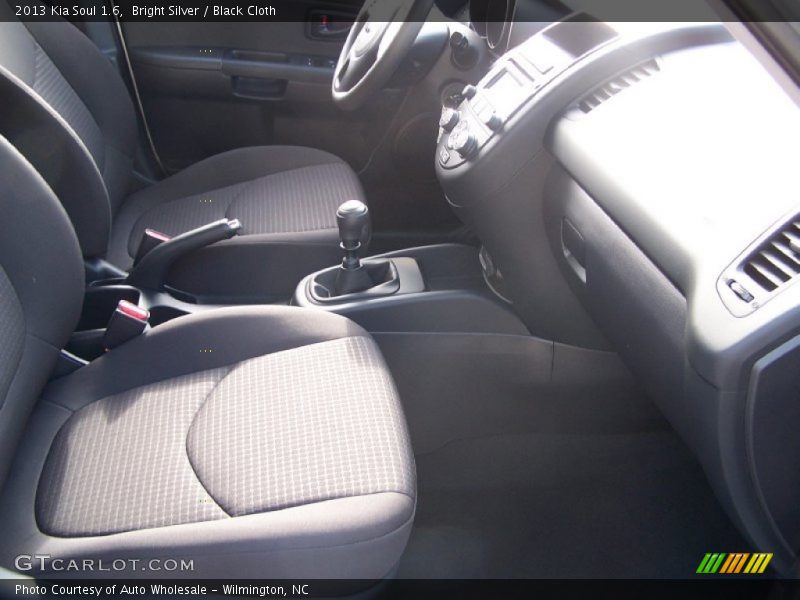 Bright Silver / Black Cloth 2013 Kia Soul 1.6