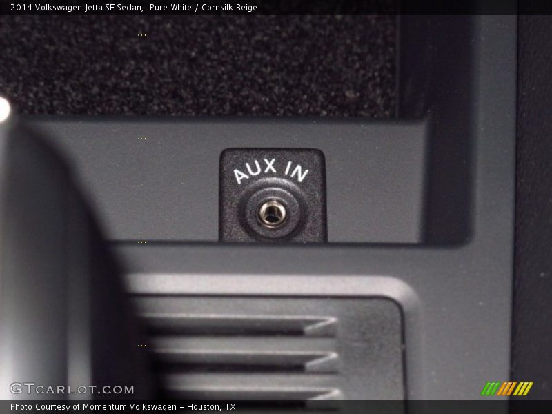 Pure White / Cornsilk Beige 2014 Volkswagen Jetta SE Sedan