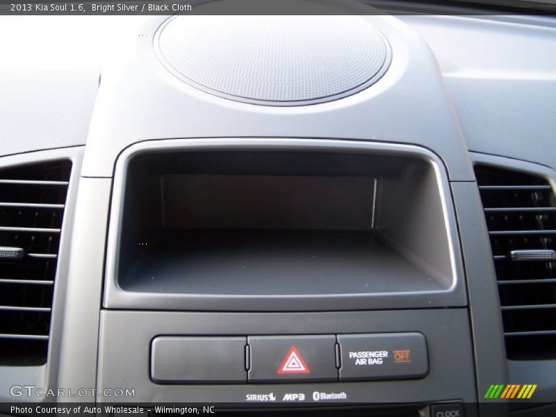Bright Silver / Black Cloth 2013 Kia Soul 1.6