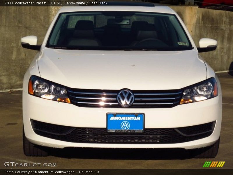 Candy White / Titan Black 2014 Volkswagen Passat 1.8T SE