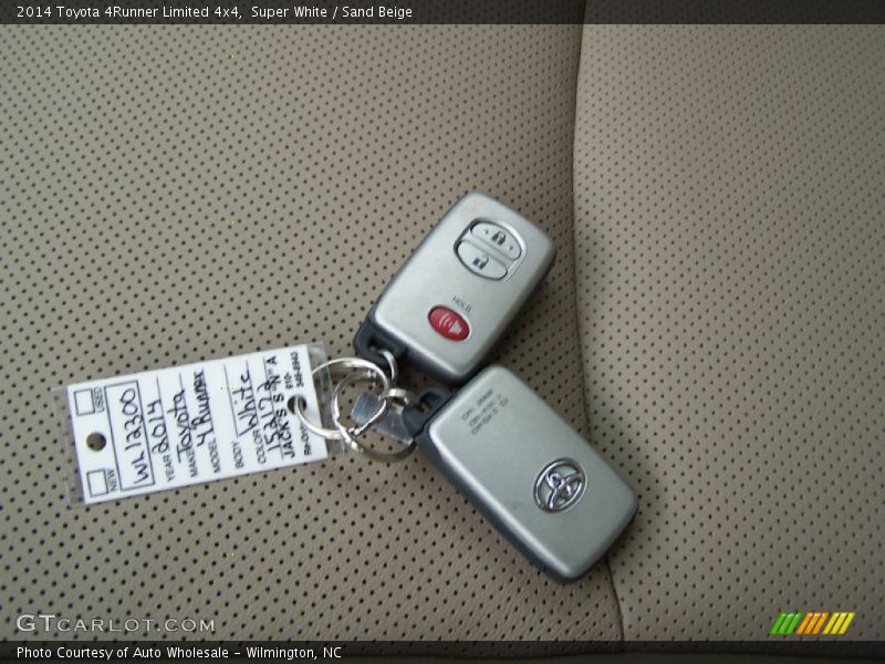 Super White / Sand Beige 2014 Toyota 4Runner Limited 4x4