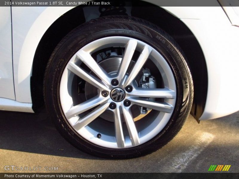Candy White / Titan Black 2014 Volkswagen Passat 1.8T SE