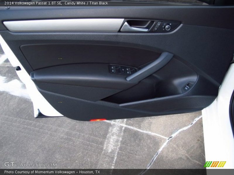 Candy White / Titan Black 2014 Volkswagen Passat 1.8T SE