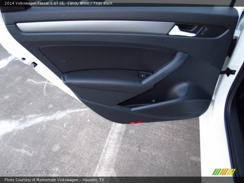Candy White / Titan Black 2014 Volkswagen Passat 1.8T SE