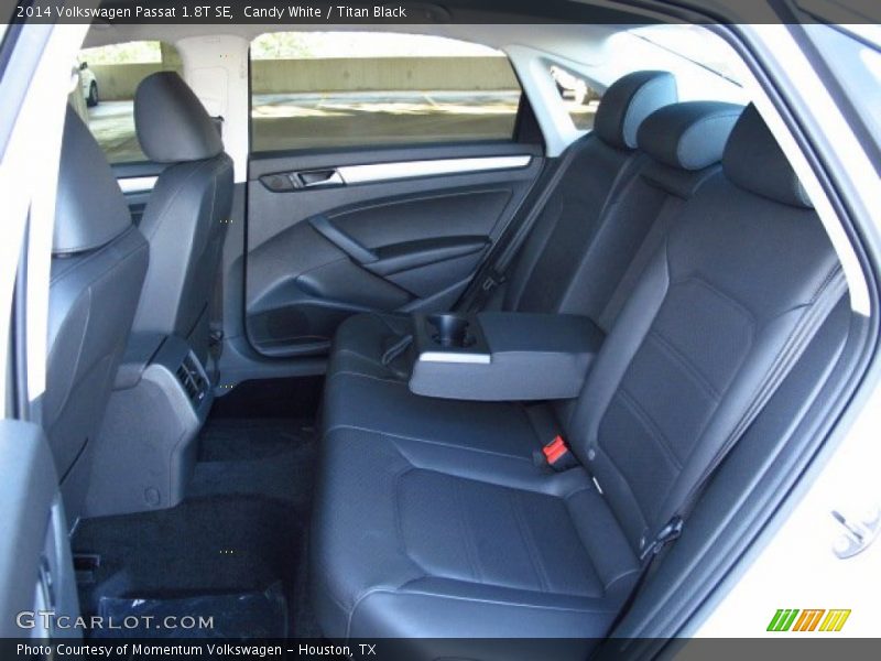 Candy White / Titan Black 2014 Volkswagen Passat 1.8T SE