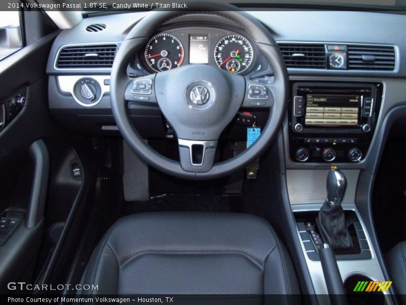 Candy White / Titan Black 2014 Volkswagen Passat 1.8T SE