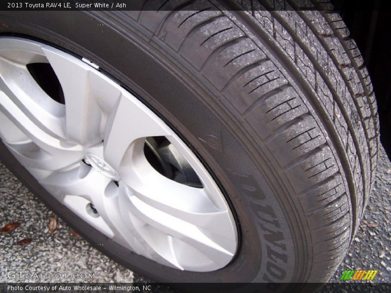Super White / Ash 2013 Toyota RAV4 LE