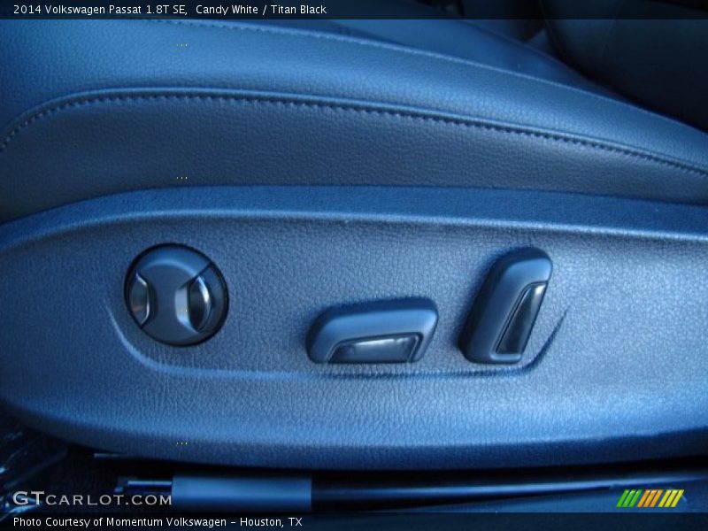 Candy White / Titan Black 2014 Volkswagen Passat 1.8T SE