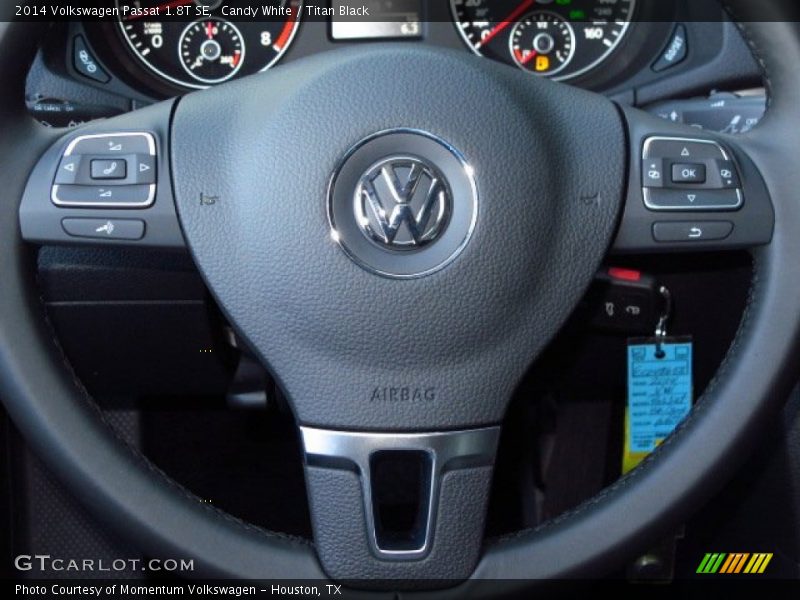 Candy White / Titan Black 2014 Volkswagen Passat 1.8T SE