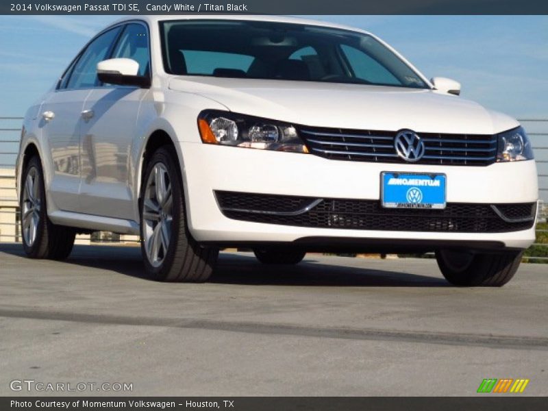 Candy White / Titan Black 2014 Volkswagen Passat TDI SE