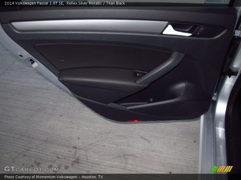 Reflex Silver Metallic / Titan Black 2014 Volkswagen Passat 1.8T SE