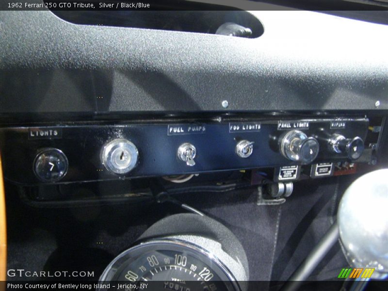 Controls of 1962 250 GTO Tribute 