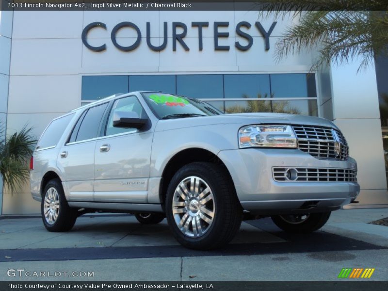 Ingot Silver Metallic / Charcoal Black 2013 Lincoln Navigator 4x2