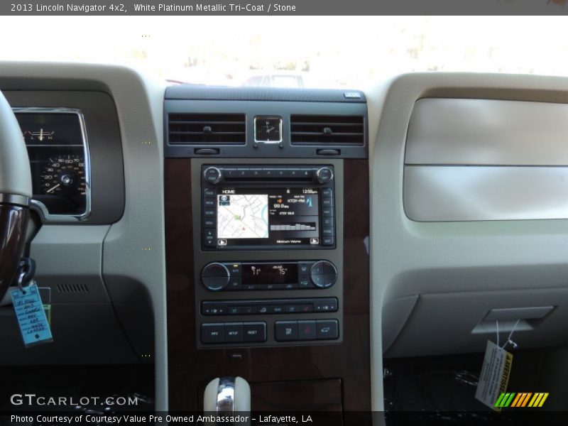 White Platinum Metallic Tri-Coat / Stone 2013 Lincoln Navigator 4x2