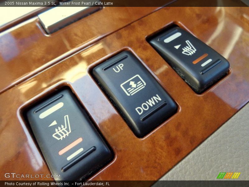 Winter Frost Pearl / Cafe Latte 2005 Nissan Maxima 3.5 SL