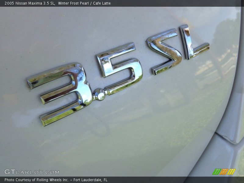 Winter Frost Pearl / Cafe Latte 2005 Nissan Maxima 3.5 SL