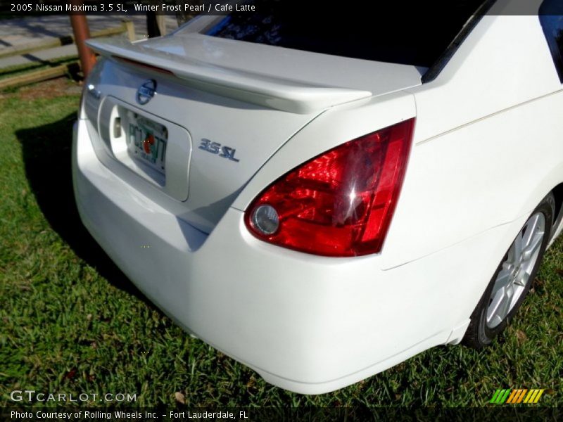Winter Frost Pearl / Cafe Latte 2005 Nissan Maxima 3.5 SL