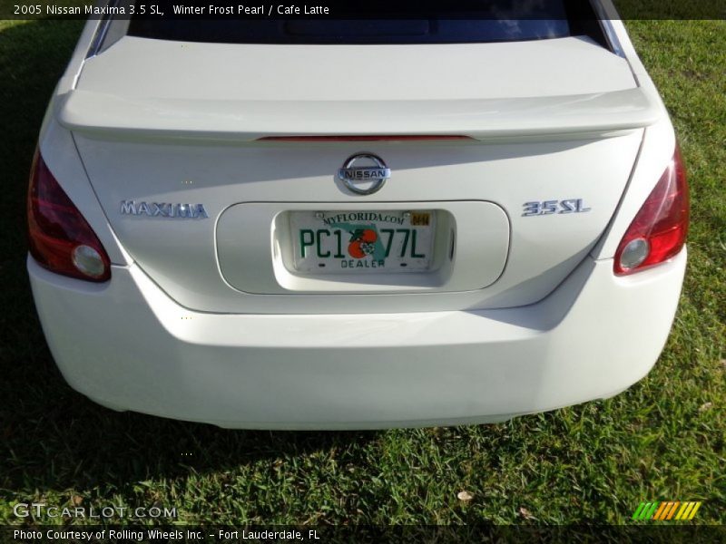 Winter Frost Pearl / Cafe Latte 2005 Nissan Maxima 3.5 SL