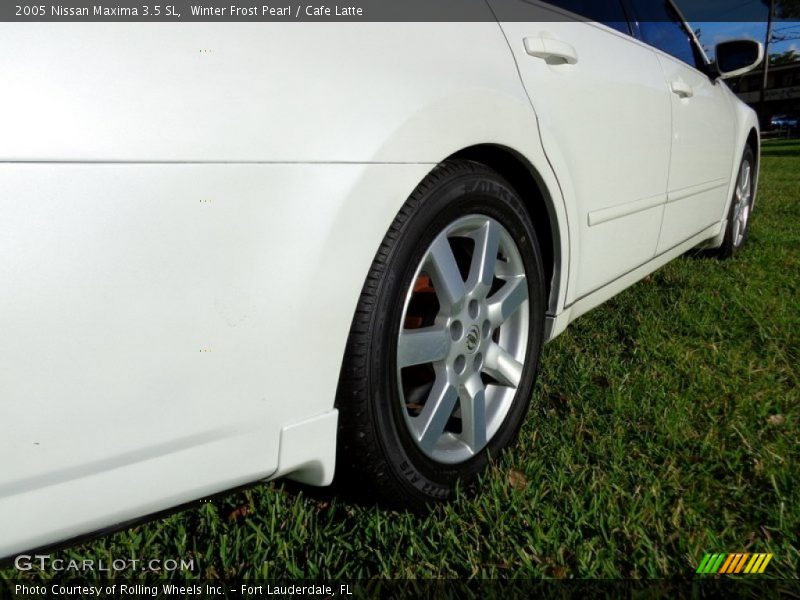 Winter Frost Pearl / Cafe Latte 2005 Nissan Maxima 3.5 SL