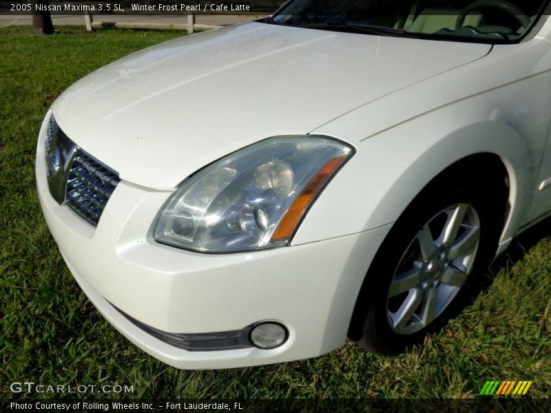 Winter Frost Pearl / Cafe Latte 2005 Nissan Maxima 3.5 SL