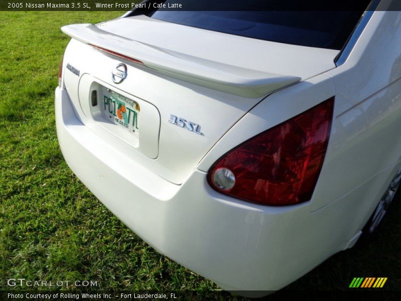 Winter Frost Pearl / Cafe Latte 2005 Nissan Maxima 3.5 SL