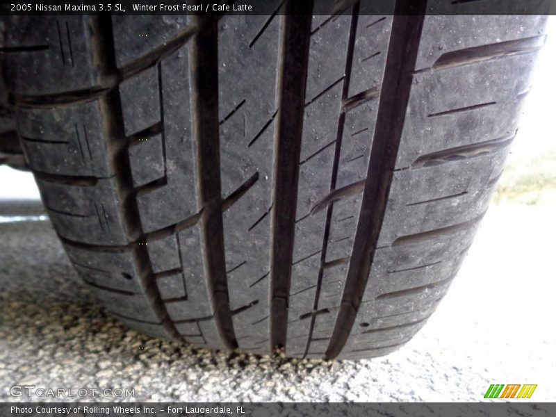 Winter Frost Pearl / Cafe Latte 2005 Nissan Maxima 3.5 SL