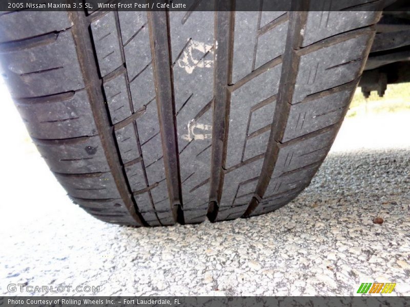 Winter Frost Pearl / Cafe Latte 2005 Nissan Maxima 3.5 SL