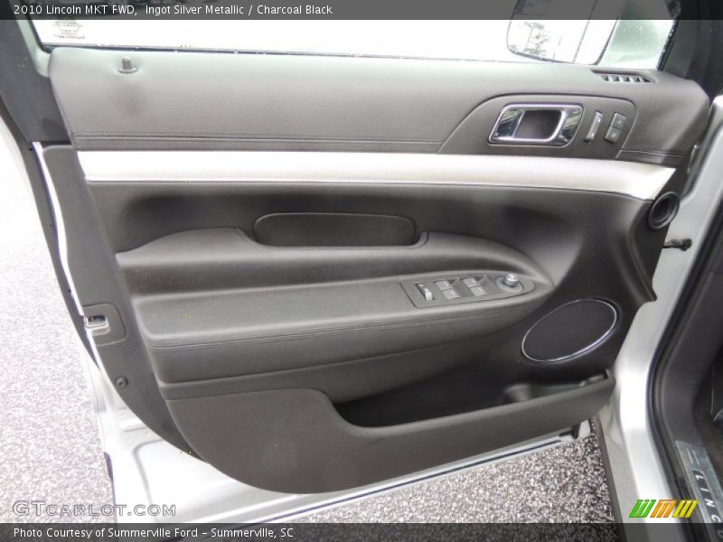 Ingot Silver Metallic / Charcoal Black 2010 Lincoln MKT FWD