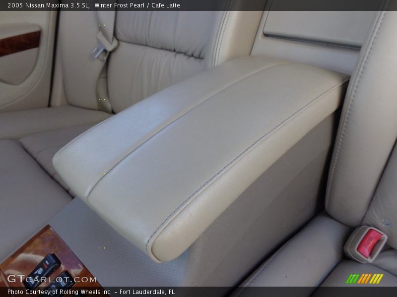 Winter Frost Pearl / Cafe Latte 2005 Nissan Maxima 3.5 SL
