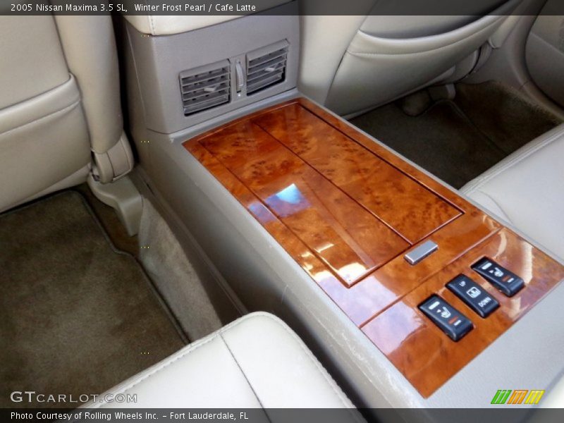 Winter Frost Pearl / Cafe Latte 2005 Nissan Maxima 3.5 SL