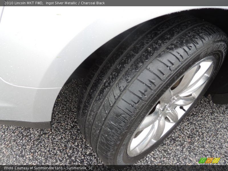 Ingot Silver Metallic / Charcoal Black 2010 Lincoln MKT FWD