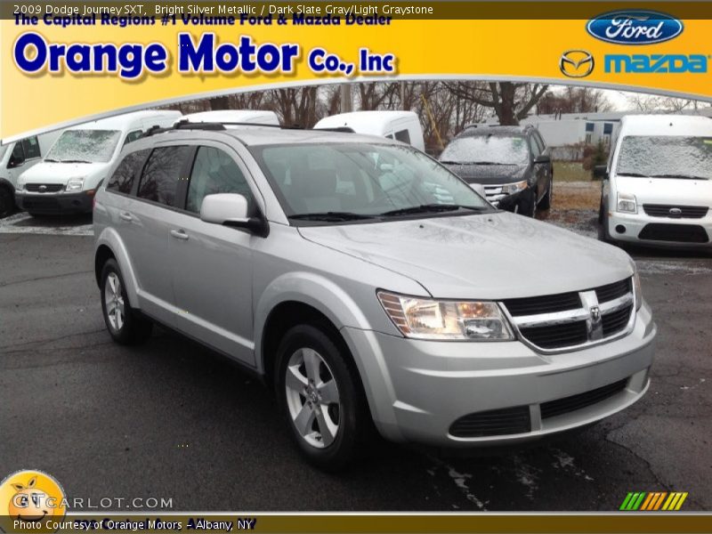 Bright Silver Metallic / Dark Slate Gray/Light Graystone 2009 Dodge Journey SXT