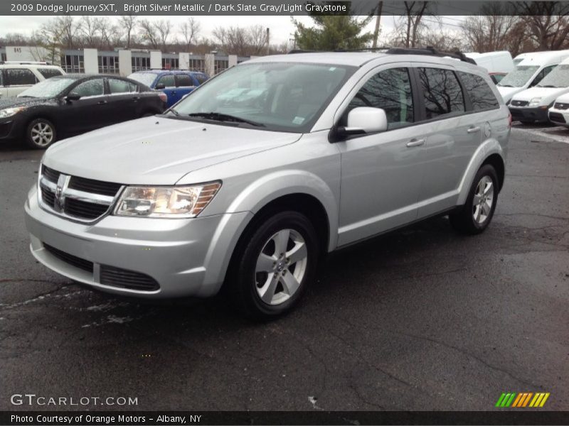 Bright Silver Metallic / Dark Slate Gray/Light Graystone 2009 Dodge Journey SXT