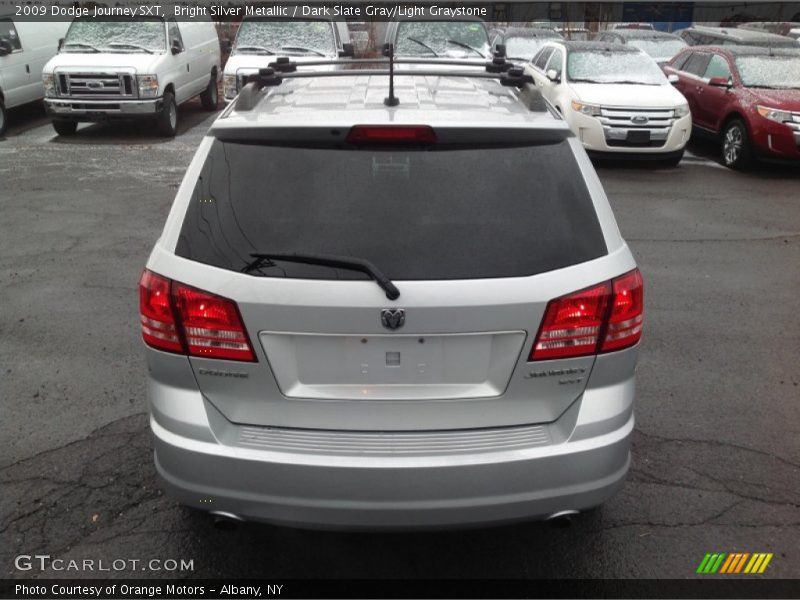 Bright Silver Metallic / Dark Slate Gray/Light Graystone 2009 Dodge Journey SXT