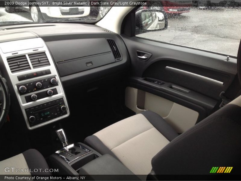 Bright Silver Metallic / Dark Slate Gray/Light Graystone 2009 Dodge Journey SXT