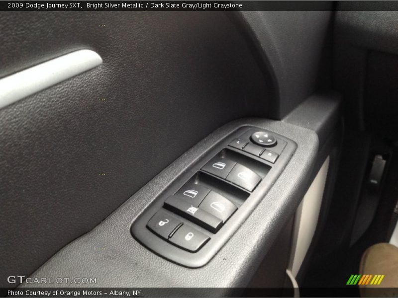 Bright Silver Metallic / Dark Slate Gray/Light Graystone 2009 Dodge Journey SXT