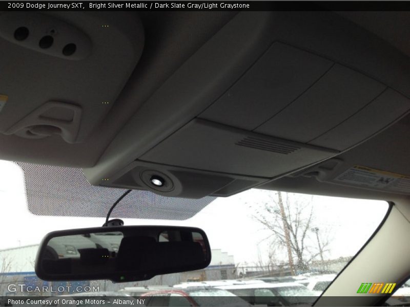 Bright Silver Metallic / Dark Slate Gray/Light Graystone 2009 Dodge Journey SXT
