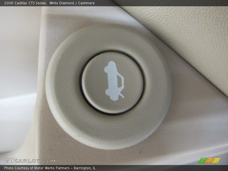 White Diamond / Cashmere 2006 Cadillac CTS Sedan