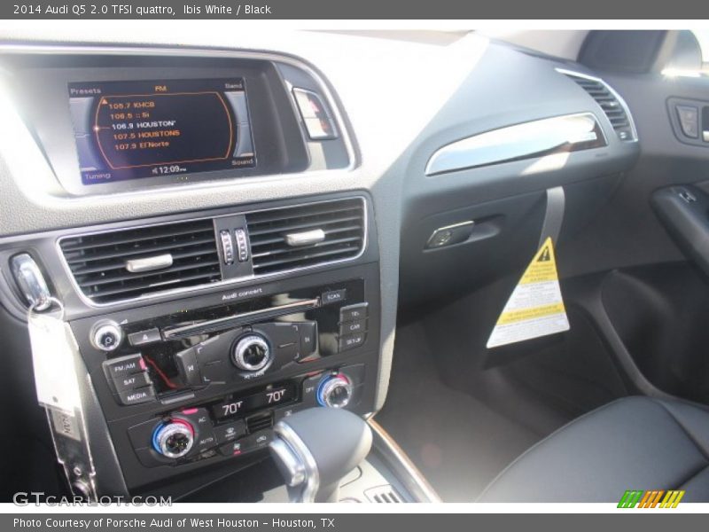 Ibis White / Black 2014 Audi Q5 2.0 TFSI quattro