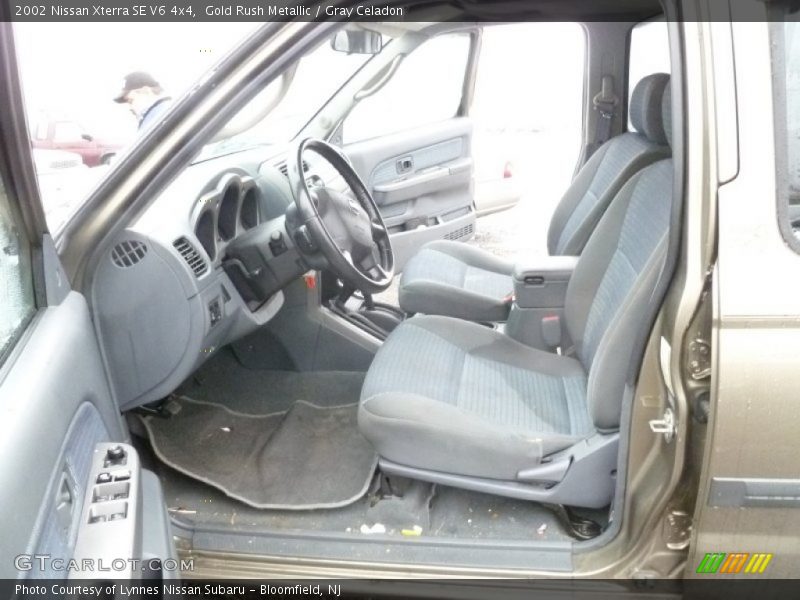 Gold Rush Metallic / Gray Celadon 2002 Nissan Xterra SE V6 4x4