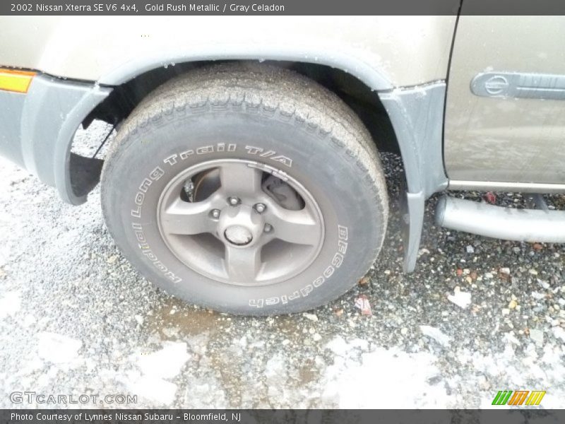 Gold Rush Metallic / Gray Celadon 2002 Nissan Xterra SE V6 4x4