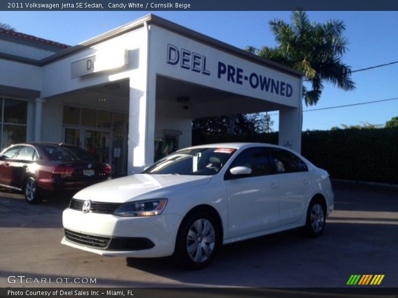Candy White / Cornsilk Beige 2011 Volkswagen Jetta SE Sedan