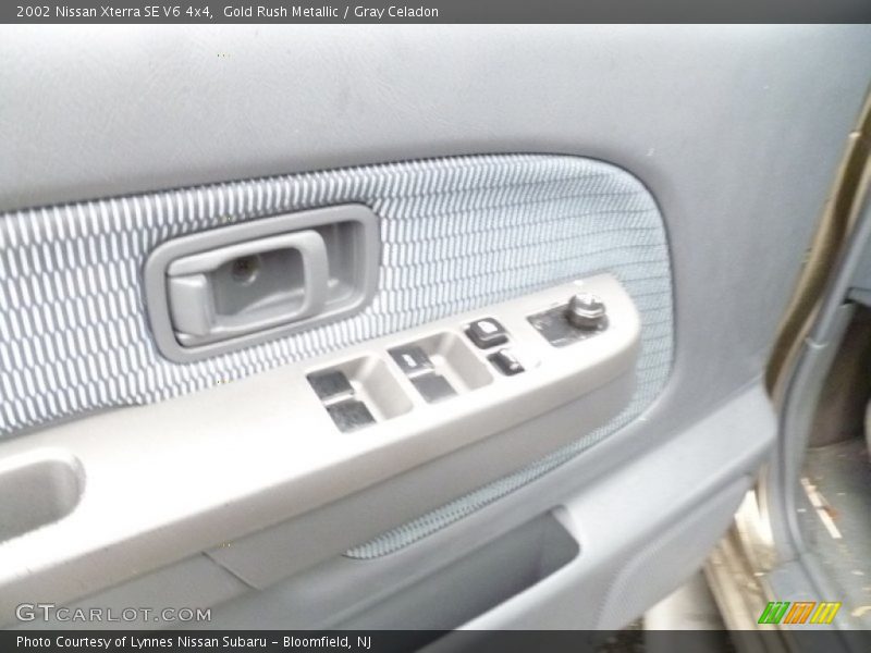 Gold Rush Metallic / Gray Celadon 2002 Nissan Xterra SE V6 4x4