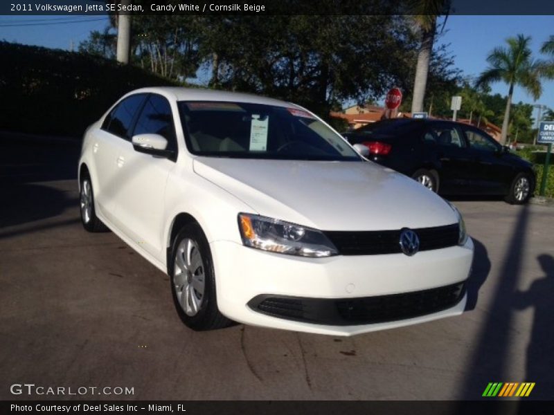 Candy White / Cornsilk Beige 2011 Volkswagen Jetta SE Sedan