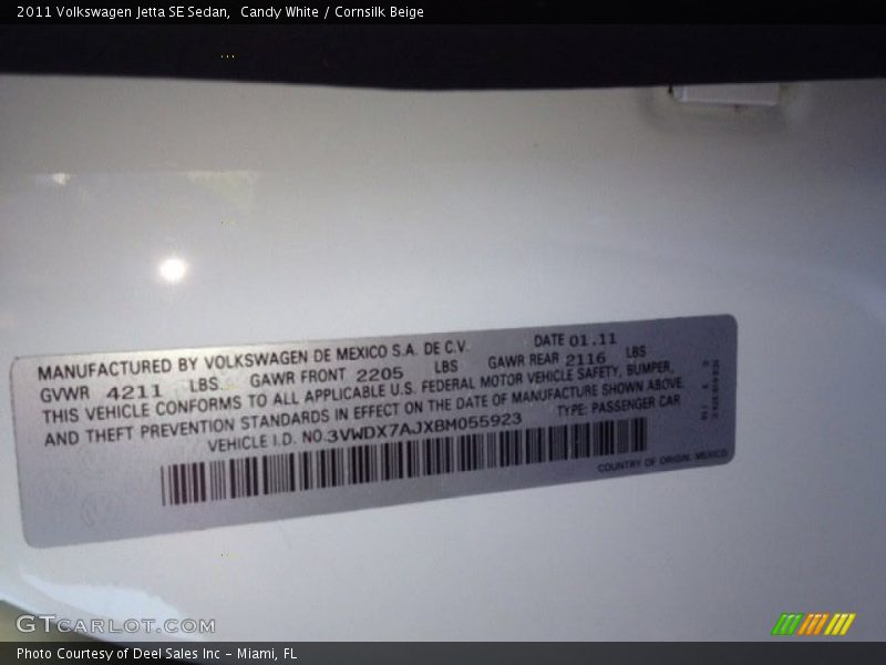 Candy White / Cornsilk Beige 2011 Volkswagen Jetta SE Sedan