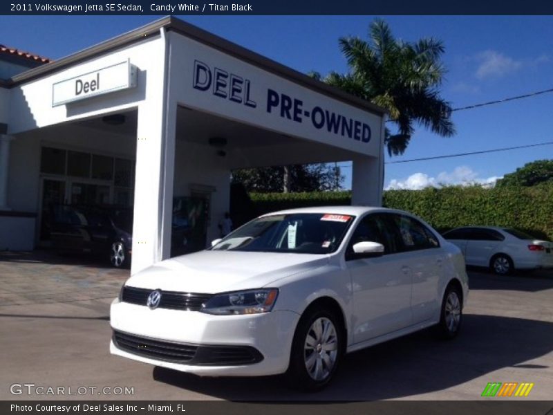 Candy White / Titan Black 2011 Volkswagen Jetta SE Sedan