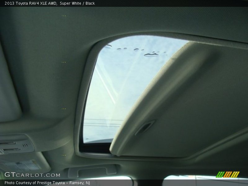 Super White / Black 2013 Toyota RAV4 XLE AWD
